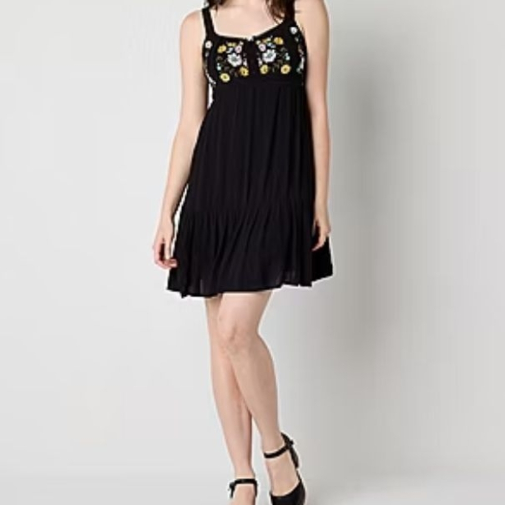Arizona Jean Co Sleeveless Embroidered Floral Mini Dress Size S 100% Rayon Boho